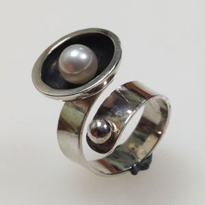 Zilveren ring met parel